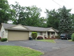 Pre-foreclosure in  ARCADIA DR West Bloomfield, MI 48324