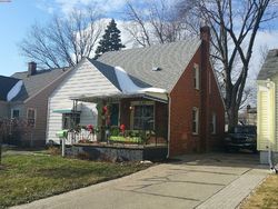 Pre-foreclosure in  N ALTADENA AVE Royal Oak, MI 48067