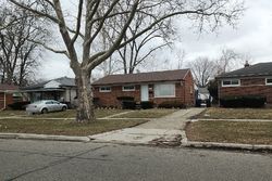 Pre-foreclosure in  SCOTIA RD Oak Park, MI 48237