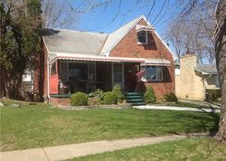 Pre-foreclosure in  CRESTHAVEN DR Buffalo, NY 14225