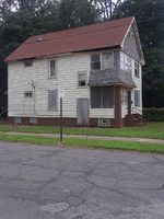 Pre-foreclosure in  E 120TH ST Cleveland, OH 44105