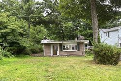 Pre-foreclosure in  RIVER STYX RD Hopatcong, NJ 07843