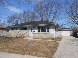 Pre-foreclosure in  W RAE AVE Milwaukee, WI 53225