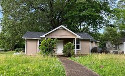 Pre-foreclosure in  WENTWORTH AVE Chattanooga, TN 37412