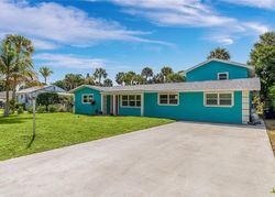 Pre-foreclosure in  NE PELICAN TER Jensen Beach, FL 34957