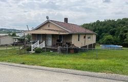 Pre-foreclosure in  MARRA AVE Washington, PA 15301