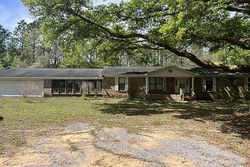 Pre-foreclosure in  MAURICE POIROUX RD Theodore, AL 36582