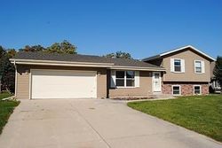 Pre-foreclosure in  LAKE POINTE CT Waterford, WI 53185