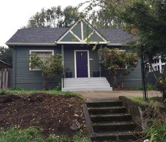 Pre-foreclosure in  SE CESAR E CHAVEZ BLVD Portland, OR 97202