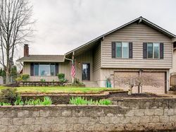 Pre-foreclosure in  SW 24TH ST Gresham, OR 97080