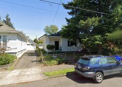 Pre-foreclosure in  NE 21ST AVE Portland, OR 97211