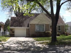 Pre-foreclosure in  REDWOOD DR Green Bay, WI 54304