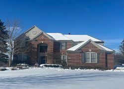 Pre-foreclosure in  PARK MEADOW DR Lake Orion, MI 48362