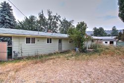 Pre-foreclosure in  REDWOOD DR Klamath Falls, OR 97601