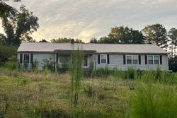 Pre-foreclosure in  S LEARD ST Hartwell, GA 30643