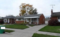 Pre-foreclosure in  SCHROEDER AVE Eastpointe, MI 48021