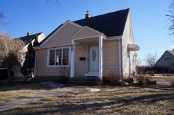 Pre-foreclosure in  W CLEVELAND AVE Milwaukee, WI 53227