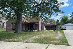 Pre-foreclosure in  LAFAYETTE DR Trenton, MI 48183