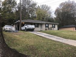 Pre-foreclosure in  SKY FARM AVE Vicksburg, MS 39183