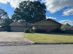 Pre-foreclosure in  N OKLAHOMA AVE Tahlequah, OK 74464