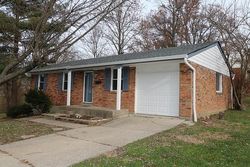 Pre-foreclosure in  RAINTREE RD Florence, KY 41042