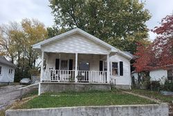 Pre-foreclosure in  CHESTNUT ST Danville, KY 40422