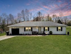 Pre-foreclosure in  HICKORY HOLLOW DR Madisonville, KY 42431