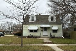 Pre-foreclosure in  E ALLERTON AVE Milwaukee, WI 53235