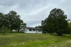 Pre-foreclosure in  E STUDIO LN Oak Creek, WI 53154