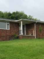 Pre-foreclosure in  RIDGEWOOD DR Washington, PA 15301