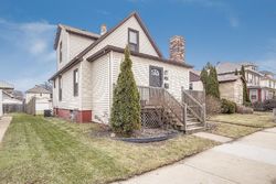 Pre-foreclosure in  CLEVELAND AVE Racine, WI 53405