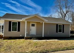 Pre-foreclosure in  HALL ST Madisonville, KY 42431