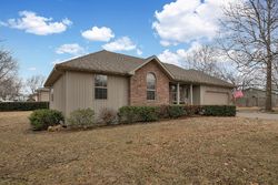 Pre-foreclosure in  HILLCREST ST Marshfield, MO 65706