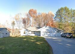 Pre-foreclosure in  OVERLOOK CT Green Bay, WI 54313