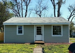 Pre-foreclosure in  SAINT PAUL AVE Lincoln, NE 68504