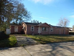 Pre-foreclosure in  W HALE ST Lake Charles, LA 70601