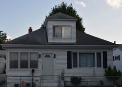 Pre-foreclosure in  PRUDENCE AVE Providence, RI 02909