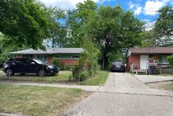 Pre-foreclosure in  W HOPKINS AVE Pontiac, MI 48340