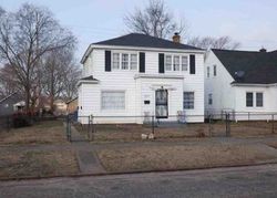 Pre-foreclosure in  BAKER ST Muskegon, MI 49444