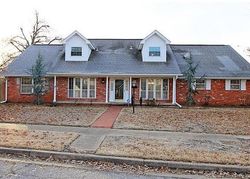 Pre-foreclosure in  E 26TH PL Tulsa, OK 74129