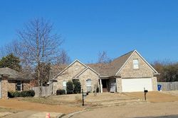 Pre-foreclosure in  BECKY SUE CV Olive Branch, MS 38654