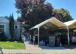 Pre-foreclosure in  100TH AVE Oakland, CA 94603