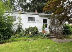 Pre-foreclosure in  RIVERDALE RD Milford, CT 06460