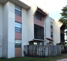 Pre-foreclosure in  NW 55TH AVE  Fort Lauderdale, FL 33313