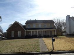 Pre-foreclosure in  OAKLEIGH DR Collierville, TN 38017