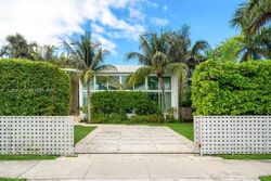 Pre-foreclosure in  PRAIRIE AVE Miami Beach, FL 33140
