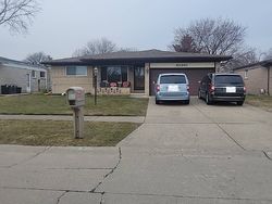 Pre-foreclosure in  SHELL DR Sterling Heights, MI 48310