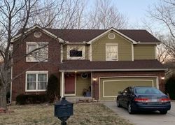 Pre-foreclosure in  NW MORRELL DR Kansas City, MO 64152