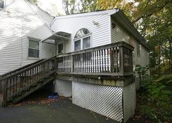 Pre-foreclosure Listing in HENRY ST EAST HAVEN, CT 06512