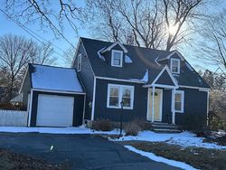 Pre-foreclosure in  SARATOGA DR Schenectady, NY 12302